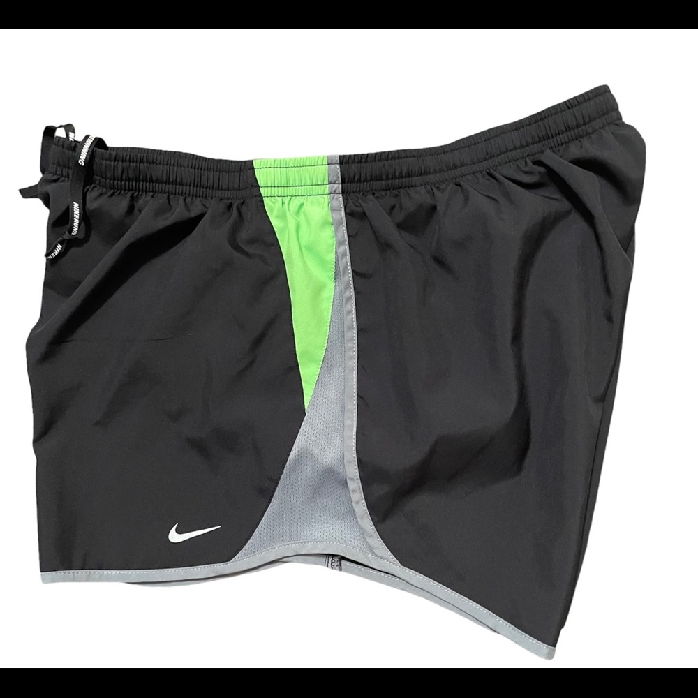 Women’s Nike Dri-Fit Running shorts - Size XL - NWOT - Picture 2 of 10
